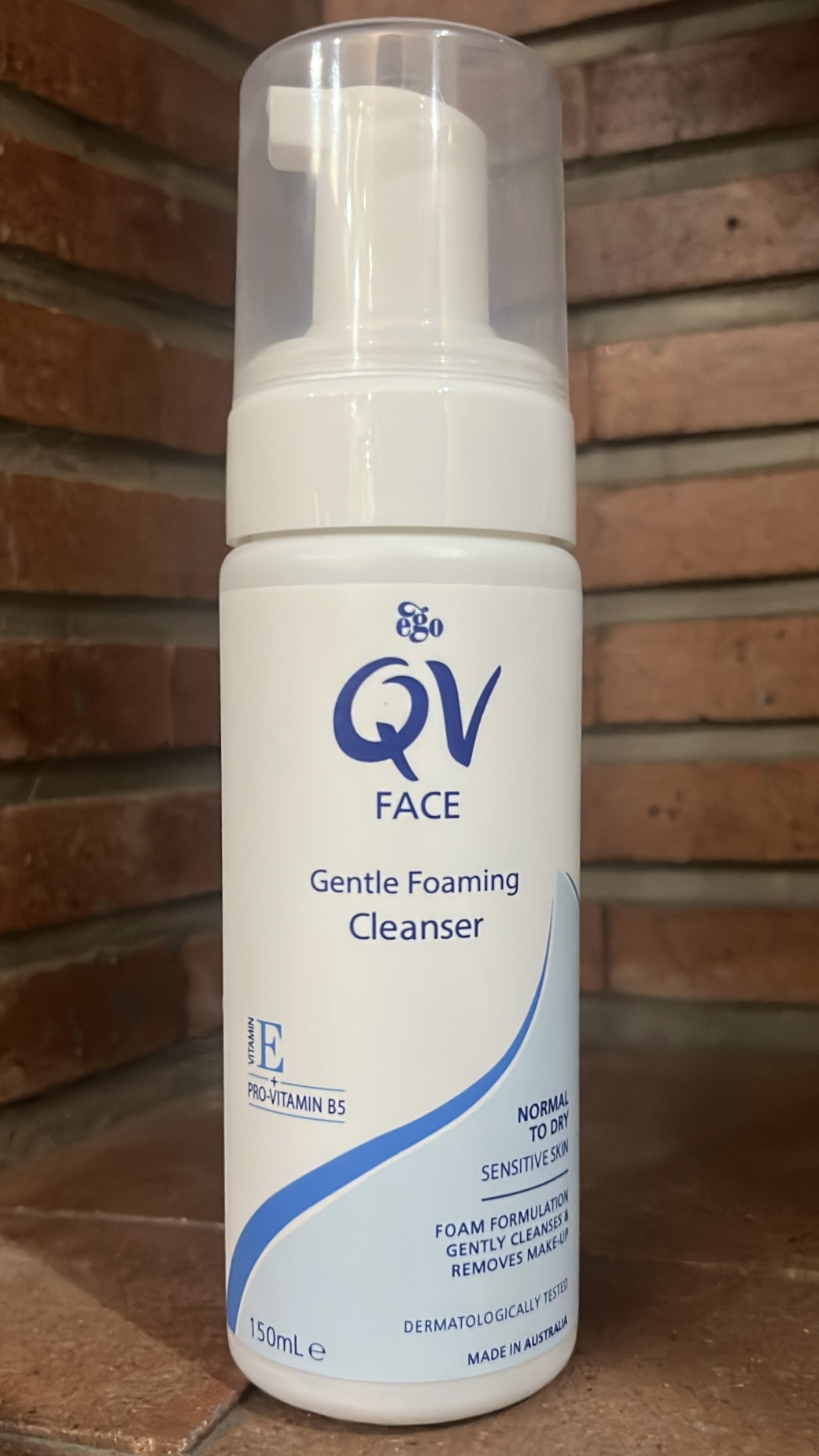 فوم شستشوی صورت پوست خشک و نرمال کیووی QV